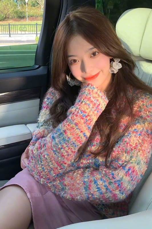 きれいめ レディース ファッション トップス マルチカラー 20代 30代 ニットカーディガン 大きいサイズ S〜XL カラフル ビタミンカラー 大人可愛い 個性的 オルチャン韓国 可愛い フロントボタン キラキラ ニッチ 秋 冬 カーキーのサムネイル