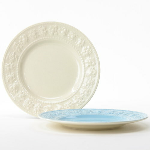 Rakuten - 【WEDGWOOD】 ウェッジウッド フェスティビティ21cmプレートペア アイボリー／ブルー（2枚セット）