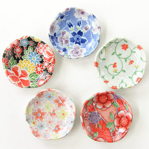 【日本製】花型 小皿 花 柄違い 5柄 5枚セット小皿 [宅配便配送（メール便とネコポスは不可）]