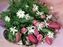 マーガレットチューリップ、スプレーバラの花束：【成人式御祝用】
