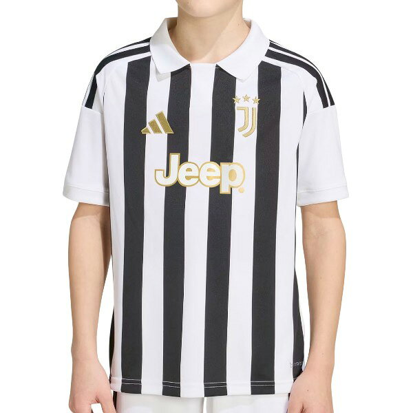 ジュニア 子供用 ユベントス レプリカユニフォームメーカー：アディダス adidasカラー：WHT/BLK(KB8836)素材：ポリエステル100%ユベントスFC 26/27 ホーム レプリカ ユニフォーム キッズを着て、サッカー史を紐解いてみよう。76/77 UEFAカップでのクラブ初タイトル獲得にインスパイアされたこのユニフォームは、ユベントスFCが欧州の舞台で築いてきたレガシーを称えて、ヴィンテージ風のエレガンスさと洗練されたモダンさを融合させたデザイン。・生地の厚さ：薄手・ストレッチ性：有・生地感：サラサラ・通気性：◎ 【在庫について】当ショップは、店頭及び自社サイトにて在庫を共有している為、在庫更新の時間差等により表示上は在庫が「○」（有り）の状態の場合でも『在庫が無い』『売り違い』等が発生する場合がございます。※当日又は、翌営業日中に自動返信メールとは別に各種メールを送信致します。(在庫なし。ご注文承諾メール。商品発送メール等）