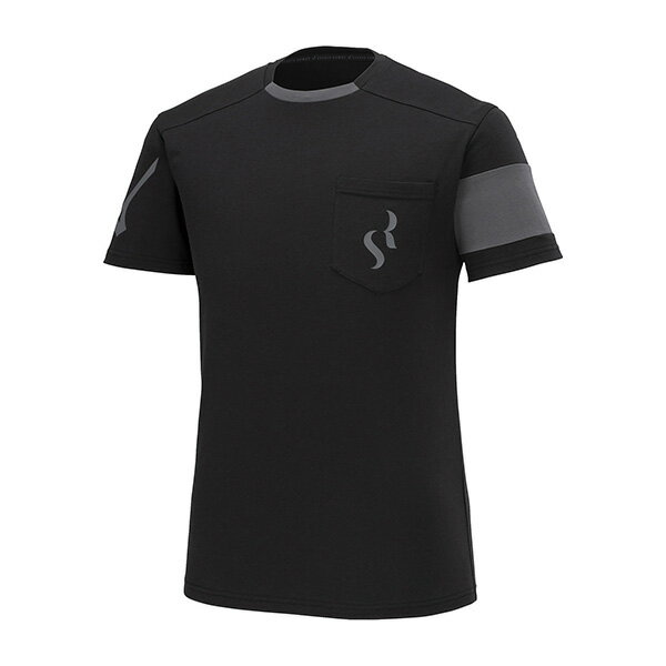 Tシャツ 半袖メーカー：ミズノ mizunoカラー：【09】ブラック素材：-セルヒオ・ラモス選手の不屈の精神を表現した、シグネチャーアパレル第2弾。左袖のキャプテンマークを彷彿させるデザインが、セルヒオ・ラモス選手の「闘将」を表現。【在庫について】当ショップは、店頭及び自社サイトにて在庫を共有している為、在庫更新の時間差等により表示上は在庫が「○」（有り）の状態の場合でも『在庫が無い』『売り違い』等が発生する場合がございます。店内在庫が無い商品に関しましては、(※メーカー在庫確認後)『他商品への差し替えのご提案』または『キャンセル』とさせて戴いております。お急ぎの場合は当店まで、在庫の確認をお願い致します。※当日又は、翌営業日中に自動返信メールとは別に各種メールを送信致します。(在庫なし。ご注文承諾メール。商品発送メール等）