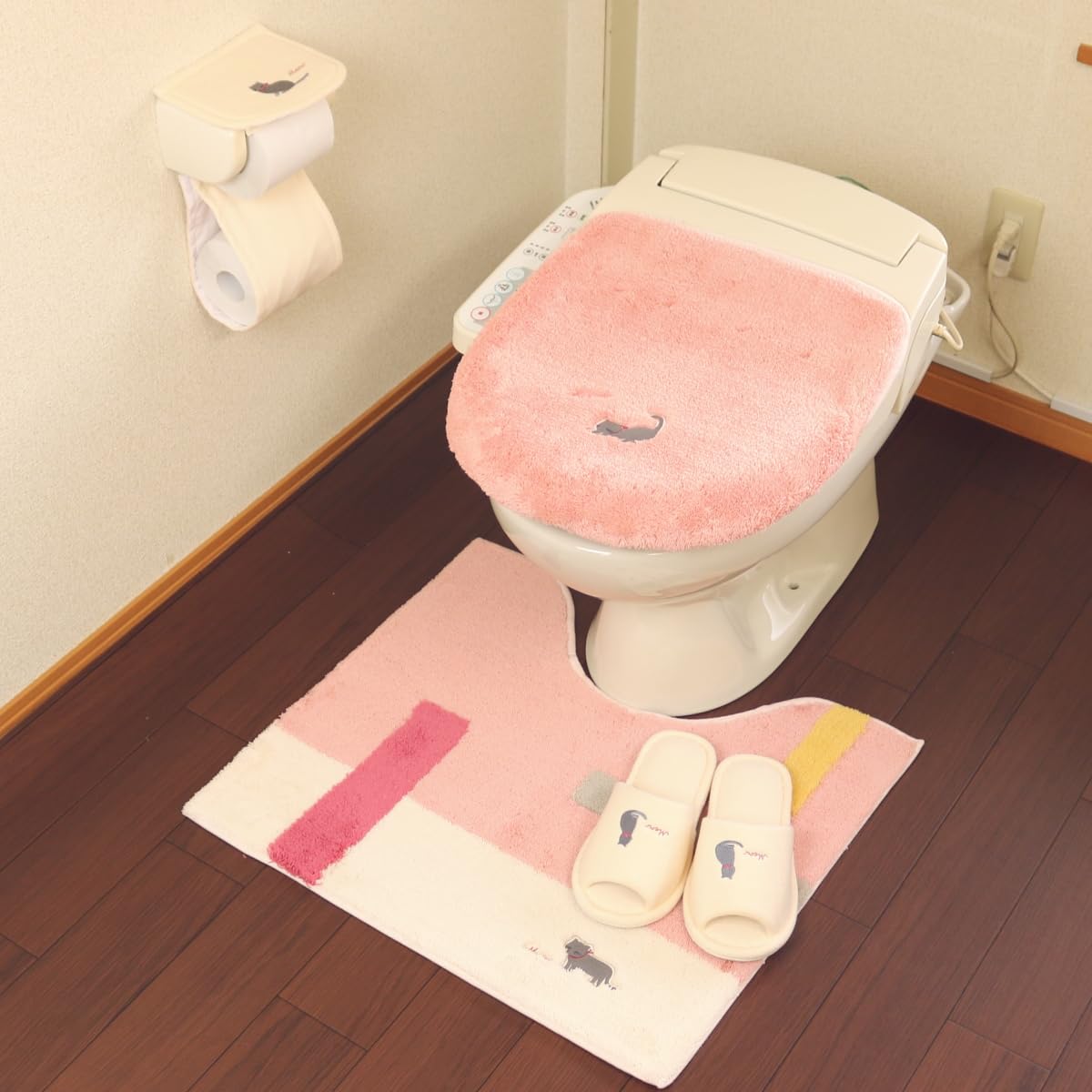 トイレマット 4点セット ねこ ピンク （マット・フタカバー・ペーパーホルダーカバー・スリッパ） かわ..