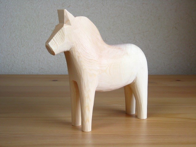 グラナス Grannas ダーラナホース Dalahorse（17cm） 木製 馬 置物 北欧 スウェーデン 北欧雑貨 ナチュラルウッド 木製 馬 手づくり ハンドメイド プレゼント お祝い_2209ss