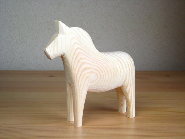 グラナス Grannas ダーラナホース Dalahorse（15cm） 木製 馬 置物 北欧 スウェーデン 北欧雑貨 ナチュラルウッド 木製 馬 手づくり ハンドメイド プレゼント お祝い