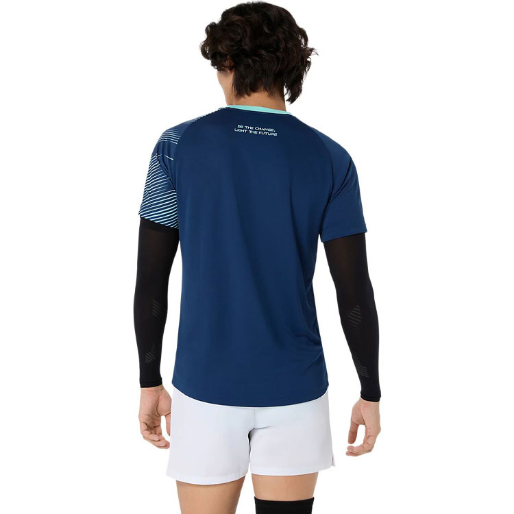 FZONEスポーツのお買い得スペシャルプライス メール便送料無料 アシックス SHORT SLEEVE SHIRT ドライグラフィックプラクティスシャツ 2053A281-400｜アングル3