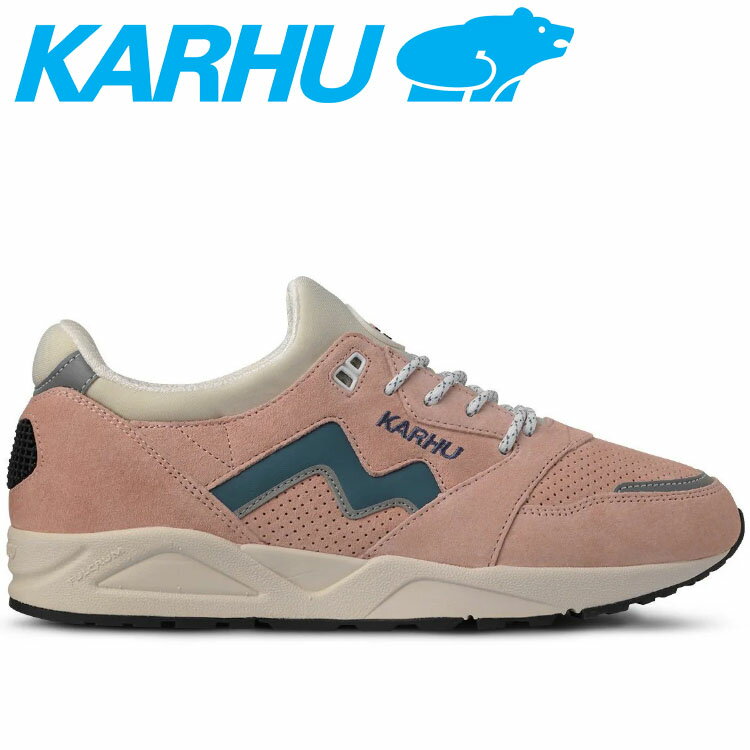 1990年代に発売されたKARHU Aria 95は、カーボンファイバー製の支点やモノタング構造のアッパーなど、革命的なテクノロジーを搭載し、スムーズで快適な履き心地を実現した。 現在も、KARHU Aria 95はKARHUスニーカーコレクションの重要なピースとして、その楽な履き心地と比類なき快適さで愛されている。 レトロなスタイルと現代的なパフォーマンスがミックスされたこのスニーカーは、メンズ、レディースともに、時代を超えた魅力を提供している。 ・ライクラモノソック構造 ・パンチング加工を施した スエードのトゥボックス ・プルタブ付き ・反射材付き ・EVAミッドソール 【メーカー取り寄せ商品】 こちらの商品はメーカー手配の為、完売の場合もございます。在庫の有無・納期のご連絡はご注文受付メールにてご確認下さい。メーカー希望小売価格はメーカーカタログに基づいて掲載しています