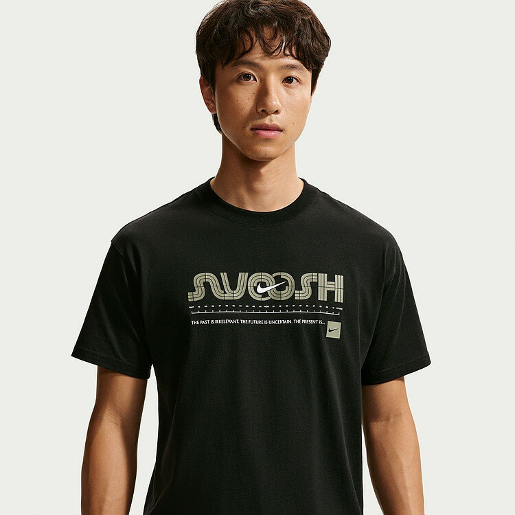 適度なボリュームの柔らかいコットンを使用したルーズフィットのTシャツ。ボディ部分にゆとりのある着心地で、耐久性に優れ、毎日快適に着られます。本体:綿 100%【メーカー取り寄せ商品】 こちらの商品はメーカー手配の為、完売の場合もございます。在庫の有無・納期のご連絡はご注文受付メールにてご確認下さい。メーカー希望小売価格はメーカーカタログに基づいて掲載しています