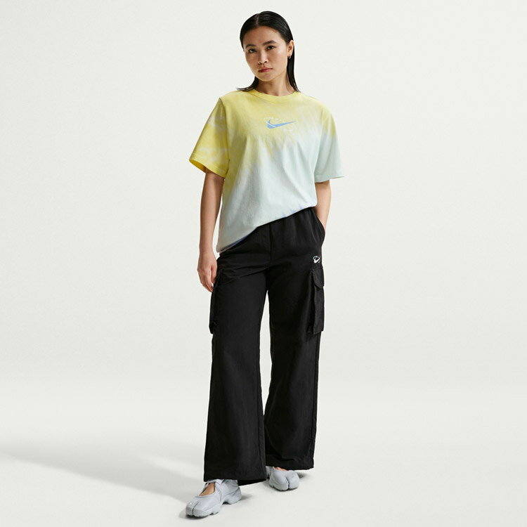 Rakuten - 【スーパーセール限定店内最大20倍(6/11 1:59迄)】 お買い得スペシャルプライス メール便送料無料 ナイキ ウィメンズ NSW プール パーティ S/S Tシャツ IR7557-714 レディース