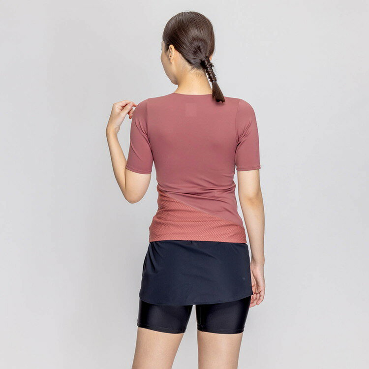 【お買い物マラソン限定店内ポイント最大20倍(2026/2/4 20:00〜)】お買い得スペシャルプライス メール便送料無料 ナイキ フットマーク ジップ付き半袖2in1スカートショーツセパレーツ 2993126-014 レディース 返品不可