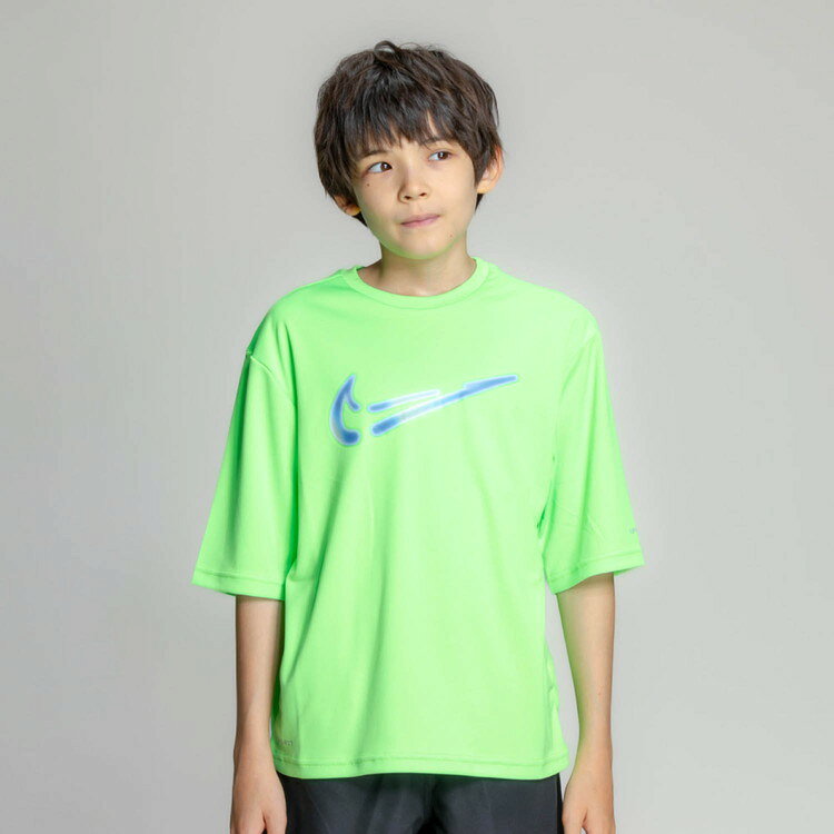 【3日間限定店内ポイント最大20倍(5/30 00:00〜6/1 23:59迄)】お買い得スペシャルプライス メール便送料無料 ナイキ フットマーク ボーイズスプレースウッシュ半袖ハイドロガード NESSG828-N311 ジュニア 水泳 返品不可