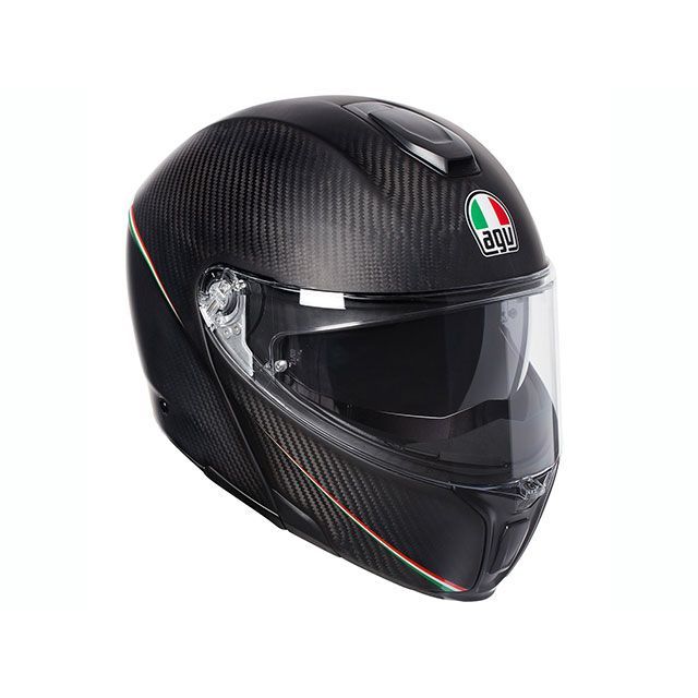 ●メーカー名：エージーブイ / AGV●商品名：SPORTMODULAR 001-TRICOLORE MATT CARBON ITALY●サイズ：M・サイズ：Lはこちら●メーカー品番：120192I000107●JANコード：8026656677696人気商品のため入荷まで半年以上お待ち頂く可能性がございます。※在庫情報につきましてはユーロギアにお問合わせください。商品の保証は、メーカー保証書の内容に準じます。●カラーTRICOLORE MATT CARBON ITALY●仕様シェル：100％ カーボンファイバー製 あごひも：チタニウム製Dリング 規格：SG規格（JIS2007 規格対応品）【内装】日本人の頭の形状にあわせた、ジャパニーズフィット仕様により自然なフィッティングを実現。特許を取得した新開発リバーシブル構造のDOUBLE FACE CROWN PAD（頭頂部）を採用。季節に合わせて頭頂部のパッドを裏返すことにより、夏は涼しく冬は暖かな被り心地を提供します。インナーライナーには通気性と肌触りの良さに優れ、抗菌防臭加工により不快な臭いや汚れを抑えるRITMOファブリックとSHALIMARファブリックを採用。インナーライナーはトップ・チーク共に、取り外し・洗濯・交換が可能。ネックロール及び顎のウインドシャッターには撥水加工を施し雨天時における快適性が向上。頭に触れるパーツは全てシームレス（縫い目無し）に作られており、快適なフィッティングを実現。オプションのチークパット等を組み合わせてお好みのフィッティングにすることが可能。【ベンチレーション ／ エアロダイナミクス】前頭部、顎、後頭部に配した大型エアインテークにより、多くの空気をダイレクトに取り込みライダーの頭部に効果的にフレッシュエアを供給。走行中最もエア圧の掛かるポイントを解析すると共に最大通気量を捕らえるための大型エアインテークを装備し、より効率的なベンチレーション効果を生み出します。ベンチレーションの開閉機能を兼ねた新開発のリアスポイラー構造。ベンチレーションをOPENにするとスポイラーが立ち上がり、優れたエアロダイナミクスも発揮します。後頭部とエッジ部分の特殊な形状により雨天時における首周りへの水の侵入を抑制。【フリップアップシステム ／ シールド】チンガードとシールドの可動部分はメタルパーツで構成され、AGV独自の構造により一般的なフリップアップシステムに比べて革新的な強度とコンパクトさを実現。チンガードとシェル本体の結合部は非常に強固なロック機構を用い、PISTA GP Rと同等の安全性を確保。ロック解除はグローブをしたままでも操作のしやすい大型ボタン式。シールドはトップモデルPISTA GP Rと同等の水平視界190°、上下視界85°の圧倒的な視野角を実現。AGV独自のシールドロック機構 「VISOR CLOSURE SYSTEM」 を採用。従来のロック機構を見直し、より確実かつ強固にシールドをロックしアクシデント時にシールドが外れる事を防ぎます。またマイクロオープニングシステムと呼ばれるわずかに開けた状態を維持する事も可能。新開発のMAX VISION PINLOCKシートを採用し、シールドのほぼ全面を覆う広範囲の曇り止め効果を実現。無段階に高さが調整可能なインナーサンバイザーを装備。【その他】転倒時に鎖骨への衝撃を最低限に抑える特殊なエッジ形状。【標準装備】ピンロック付クリアシールド MAX PINLOCK（R）インナーサンバイザー【オプションパーツについて】※内装及びオプションのシールド・サンバイザーはヘルメットサイズによって互換性が異なります。シールド・サンバイザー → S−Lサイズ用、XLサイズ用 内装 →下記の互換表参照 主な生産国：中国●特長全面のマットカーボン地に映えるイタリアントリコロールのピンストライプがアクセントのモデル。イタリアンブランドらしいハイセンスなコーディネイトを求める方にお勧めです。●備考AGVの新作ヘルメット「SPORTMODULAR - スポーツモデュラー」 はフルフェイスの安全性とパフォーマンスを提供することにより、システムヘルメットの概念に革命をもたらします。ツーリング・エンスージアストにとって、 最も大切な快適性と安全性を兼ね備えたこのSPORTMODULARは、驚くほどの快適性と、圧倒的な視野の広さ、傑出した静粛性をライダーに提供します。●写真注意※画像はイメージです。