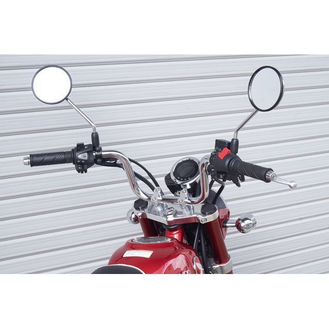 ●メーカー名：オーバーレーシング / OVER RACING●商品名：Monkey125 トップブリッジキット（シルバー）●メーカー品番：・55-012-01●JANコード：4539770118555OVERRACINGから直接取寄せ。目安の納期ですが、受注生産品も含めた納期を表示しております。在庫がある、キャリパー スプロケット スライダー、定番マフラー等は3営業日程でOVERRACINGから出荷となります。商品の保証は、メーカー保証書の内容に準じます。●カラーシルバー●仕様2ポジション（STDハンドル使用）STD／10mmバックSTDフォーク対応フォークピッチ：204mmオフセット：27mmクランプ部22.2mmハンドルバー対応※画像はSTDハンドルを使用しています。STDホース＆ケーブルが使用できます。OVERセミアップハンドル（53-01-01M）同時装着でSTD比105mmDOWN／27mmBACK●備考MONKEY125用トップブリッジキットが登場純正のスタイルを崩さずに剛性のUPとアルミ削り出しのパーツに変わることによってのドレスアップ効果も期待ハンドリングは剛性UPによってダイレクトな感覚で操作できより自分の思うように操作・走りを楽しむ事が出来ます。取付けも全て純正を使用できるため本体のみの交換で使用可またOVERセミアップハンドル（53-01-01M）を同時装着することによってハンドル位置を低くそして手前に持ってくることが出来る為、バーハンドルながらスポーティなハンドル位置・ライディングを楽しむことが可能に●写真注意※画像はイメージです。メーカー車種年式型式・フレームNo.その他ホンダMonkey125※商品掲載時の適合情報です。年式が新しい車両については、必ずメーカーサイトにて適合をご確認ください。