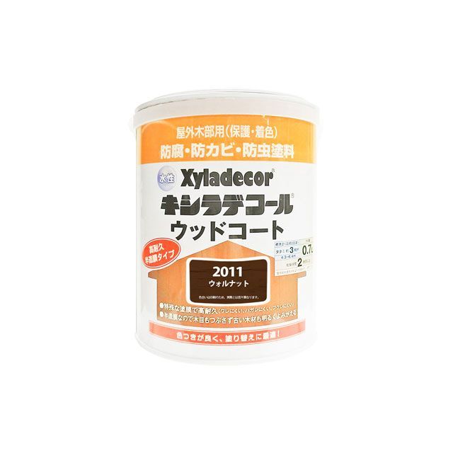 ●メーカー名：カンペハピオ / Kanpe Hapio●商品名：水性キシラデコール ウッド ウォルナット0.7L●メーカー品番：・00097670330000●JANコード：4571152256202商品の保証は、メーカー保証書の内容に準じます。●仕様【塗れない物】■吸い込みのない素材（プリント合板・デコラ板など化粧板）（塗料やワックスが塗られている面は完全に取り除く必要があります） ■常に水に浸かる所 ■食品と接触する所、または食器が置かれる所 ■木製の鳥籠や犬小屋、または温室の内部の木材■容量：0.7L■色：ウォルナット■商品サイズ（mm）：125×60×180■商品重量（g）：850■乾燥時間：約4時間（20℃）■重ね塗り時間：2時間以上■塗り面積（m2）：約 4.3〜6.4■塗り重ね回数：2回●用途ラティス ・プランター・トレリス ・ガーデングッズ・ベンチ・フェンス ・遊具・ウッドデッキ ・パーゴラ・羽目板・窓枠・戸袋・板べい・ログハウスなど●特長■木材保護塗料のトップブランド「キシラデコール」の水性半造膜タイプ■表面に膜を作り、着色する「造膜性能」と、内部に浸透し保護する「浸透性能」を兼ね備えた半造膜タイプ■「柔軟性」「通気性」「密着性」に優れた塗膜が表面を保護。浸透した防虫・防腐・防カビ成分が内部から保護。両面から木材を保護する為、油性キシラデコールを越えるの高い耐久性能を発揮します。■半造膜なので木目もつぶさず、古い木材も明るくよみがえります。摩耗が多いウッドデッキなどの塗り替えに最適です。■水性だから臭いが少なく作業性抜群。用具の後始末も水でできるから取り扱いが簡単です。●写真注意※画像はイメージです。