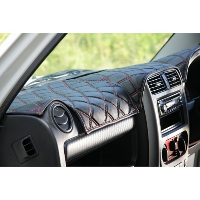 【メーカー直送】BMS ジムニー JB23W JB43W 用 ダッシュ ボード マット ツイーター有り/オートライトシステム無しLeos レオス キルトデザイン 横ダイヤ ステッチ色 ブルー 生地色 レッド DM-S18L ビーエムエス 内装パーツ・用…