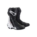 ●メーカー名：アルパインスターズ / Alpinestars●商品名：SUPERTECH R VENTED（12 BLACK WHITE）●サイズ：43（27.5cm）・サイズ：39（25.0cm）はこちら・サイズ：40（25.5cm）はこちら・サイズ：41（26.0cm）はこちら・サイズ：42（26.5cm）はこちら・サイズ：44（28.5cm）はこちら・サイズ：45（29.5cm）はこちら●メーカー品番：2220121●JANコード：8059175376733商品の保証は、メーカー保証書の内容に準じます。●カラー12 BLACK WHITE●特徴■通気性と耐摩耗性最適な通気性と耐摩耗性を実現すると同時に、パンチング加工されたマイクロファイバーメインアッパーを採用■フレキシブルで動きやすい人間工学に基づき、足形状に合わせてフィットする大型ラバーシャーリングを採用■インナーブーティー3Dメッシュ素材で再構築された独立したインナーブーティは、バイオメカニカルアンクルブレースを採用し内側から足首を保護■快適な操作性！新開発のラバーシフトパッドを採用し、従来よりインナーとアウターのズレを軽減しダイレクトで快適な操作性を実現●備考レースフィードバックの飽くなき追求の結晶（エアフロ—ver）●写真注意※画像はイメージです。