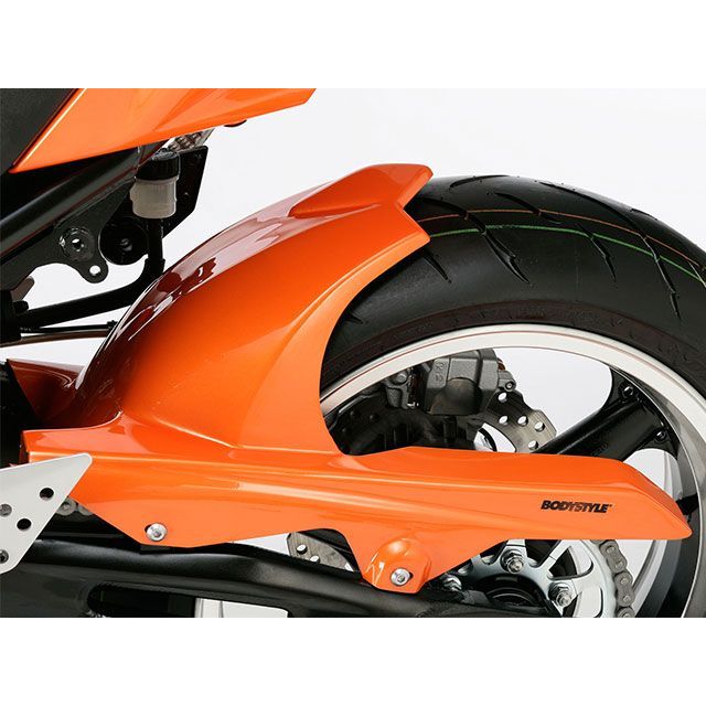 ●メーカー名：ボディースタイル / BODY STYLE●商品名：リアハガー KAWASAKI Z1000 2007-2009 / Z750R 2011-2012 未塗装●メーカー品番：bds_6530012●JANコード：4251233310824商品の保証は、メーカー保証書の内容に準じます。●写真注意※画像はイメージです。●仕様素材：ABS plastics●備考The BODYSTYLE Sportsline rear hugger creates racy dynamic outlines at the rear wheel of sport and naked bikes． This paintable styling part made of high-strength ABS plastics works as splash guard for the central spring leg． With ABE． Photo shows item in orange．●納期※ご注文後の海外取寄せとなり2ヶ月前後での日本入荷となります。※生産や通関状況等で輸入遅れが生じる場合がございますことご了承下さい。メーカー車種年式型式・フレームNo.その他カワサキZ10002007-2009ZRT00BカワサキZ750R2011-2012ZR750N※商品掲載時の適合情報です。年式が新しい車両については、必ずメーカーサイトにて適合をご確認ください。