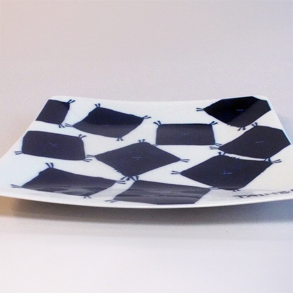 キッチンアンドテーブル たい平師匠作品 座布団 角皿 1枚 北海道・沖縄送料別 食器 器 皿 有田焼 磁器 ..