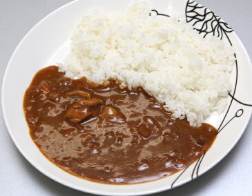 博多 華味鳥【華味鳥カレー】（200g）【RCP】【ご当地カレー/レトルトカレー】(福岡県のご当地レトルトカレー)【ギフト/景品/賞品/贈答/お祝い/内祝い/お中元/イベント/結婚式/二次会/暑中見舞い】