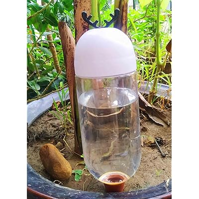 自動給水器 植物 水やり当番 じょうろ おしゃれ 室内 家庭用 自動散水用具 自動給水キャップ ウォータ..