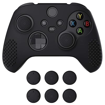 PlayVital 3D Studded版Xbox Series X/Sコントローラーに対応用アンチスリップシリコーンカバースキン、黒い親指グリップキャップ6つ付き、Xbox Coreワイヤレスコントローラ対応用ソフトラバーケースプロテクター【ブラッ