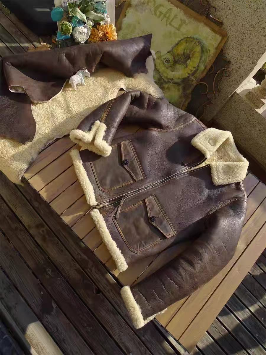 乐天商城 - メンズ本革レザージャケット 重厚ヴィンテージ加工?シワ加工 オリジナルテクスチャー 羊革パイル一体型 アメリカンレトロ 袖口?後身ごろ