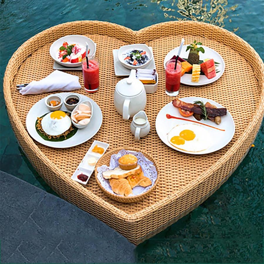 スイミングプールフローティングトレイテーブル、ハンドル付きプール用籐織サービングトレイ、水面フローティングドリンクホルダー、水