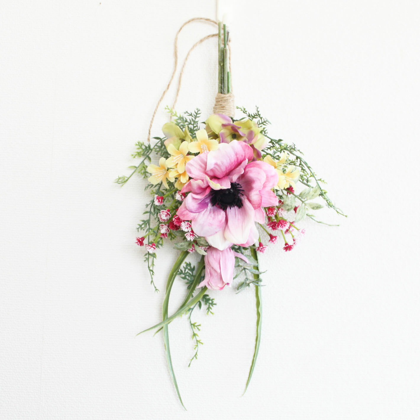 乐天商城 - 「送料無料」アネモネ ミニタイプ 壁掛けハンギングリース（アーティフィシャルフラワー）