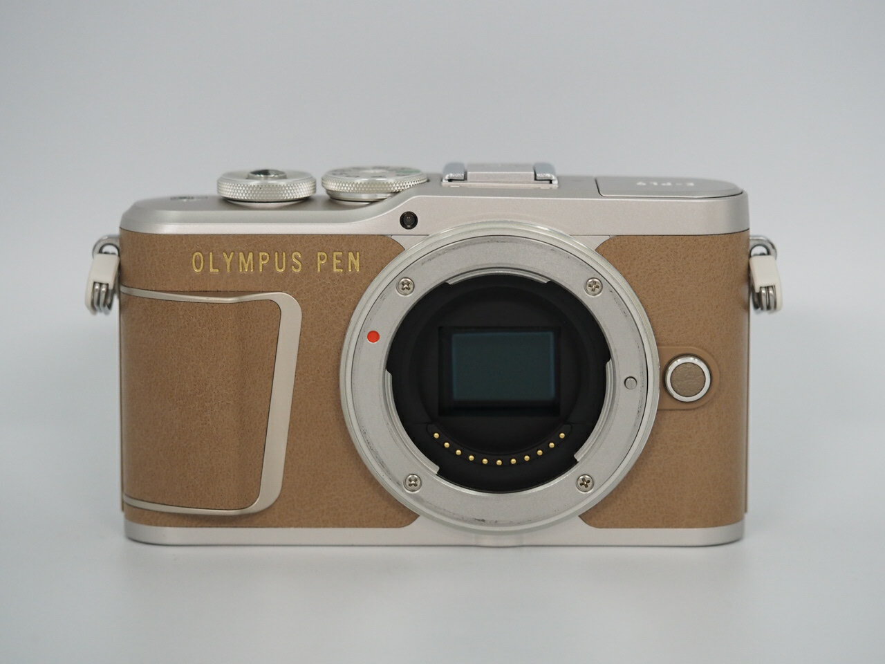 【中古品】OLYMPUS PEN E-PL9 14-42mm