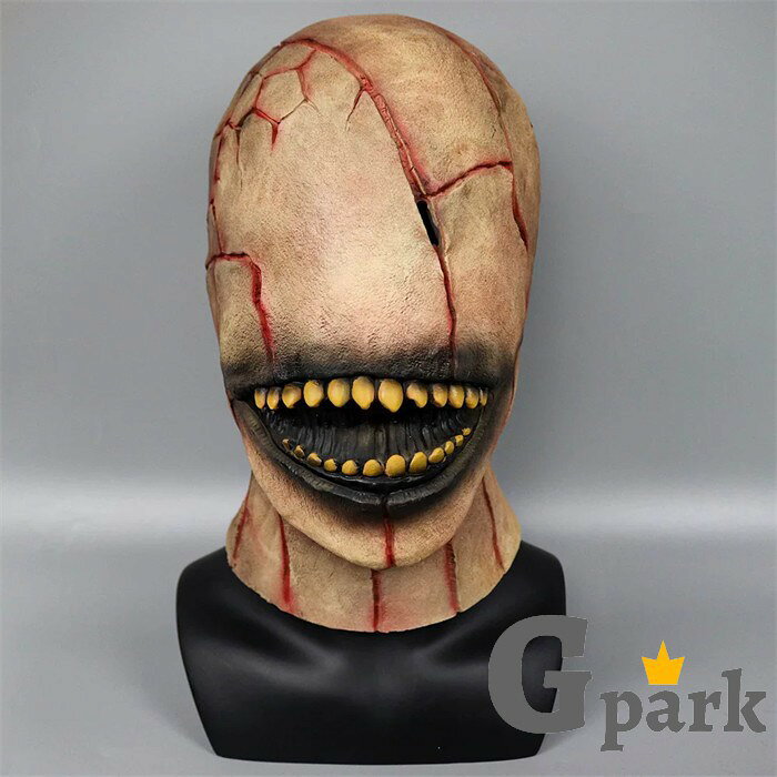 ショップトップ > カテゴリトップ > イベント衣装／仮装 > ハロウィン セット内容&nbsp;.♔꙳&there4; マスク「記載のないアクセサリー、小物等は付属しません」 素材&nbsp;.♔꙳&there4; ゴム カラー&nbsp;.♔꙳&there4; 写真にご参考下さい サイズ (cm)&nbsp;.♔꙳&there4; 大人用フリーサイズ■注意事項：・PC環境や撮影状況などの違いにより実際のお色とは若干異なる場合がございます。・商品の材質上、少し塗料や素材の臭いがございますので、商品をお受け取り頂けましたら、 すぐに開封の上、通気性の良いところで保管して下さい。・当商品は海外輸入品の為、若干の傷・しわがある場合がございます。・投げたり落としたり乱暴に取り扱わないでください。・幼児の手の届けない所に保管してください。 商品番号 (cm)&nbsp;.♔꙳&there4; mj012c6c6m7 よくある質問 GloryPark ✽.*꙳Q1. どのようなイベントやシーンで使用できますか？▸ ハロウィン、文化祭、お化け屋敷、仮装パーティー、余興、撮影など幅広いシーンでお使いいただけます。by GParkQ2. 衣装を用意しなくても仮装を楽しめますか？▸ はい。マスクをかぶるだけでゾンビや悪魔風の印象的な仮装を手軽に演出できます。by GParkQ3. 怖い雰囲気の演出にも向いていますか？▸ はい。ホラー系のデザインなので、お化け屋敷やハロウィンイベントなど、怖さを演出したい場面にもおすすめです。by GPark 送料&nbsp;.♔꙳&there4; ★1点 880円(北海道・九州・沖縄・離島除く)商品を複数ご注文の場合の送料は、下記の表を参照してください。 ※SALE品など、他商品との同梱発送不可の商品と合わせてご購入の場合、送料の計算が異なりますのでご注意ください。 注意事項&nbsp;.♔꙳&there4; ●ページの閲覧環境によって、掲載写真と実際の商品の色合いが異なる場合があります。 ●モデルに小物を使う場合がございますが、商品に含まれませんので、セット内容をご確認ください。 ●製造過程・出荷過程の間に出来た細かなキズ・折りジワ・ヨゴレなどある場合がございます。細かい部分まで気になさる方は、ご購入をご遠慮ください。 ●商品の仕様は、製造元の都合により予告なく変更や突然の欠品等で商品手配の遅れや手配ができない場合がございます。 ●お届けした商品に不備がございましたら、お届け後5日以内にご連絡ください。早急に対応させていただきます。なお期日を過ぎた場合はお受け致しかねます。 ●土日祝祭日のご注文およびお問い合わせへの弊社からのご連絡は、翌営業日となります。 ●海外製品のため、詳細タグなし。 ●配送の関係上、ラッピング対応は受け付けておりません。 &nbsp;&nbsp;会社・学校・団体でご購入のお客様 発送の際、ご担当者様のお名前（フルネーム）が必要となります。 登録情報のお名前を、会社名や団体名のみでご登録されている場合、ご登録名をご担当者様のお名前にご変更していただくか、【備考欄】にフルネームでご記入願います。 【納品書や領収書につきまして】 当店では個人情報保護及び環境保全の為ペーパーレス化に取り組んでおりますので、お届けのお荷物に納品書（お買上明細書）は同封しておりません。ご了承くださいませ。 ご希望の場合、ご注文時【備考欄】にご記入願います。PDFファイルをメールにて添付いたします。 &nbsp;&nbsp;返品・交換・キャンセルについて サイズ間違い・イメージ違いなど、お客様都合によるキャンセルやご交換は原則として承っておりません。返品ルールに関しましては、リンク先ページをご覧の上、お気軽にお問い合わせください。 SIMILAR COLOR 写真にご参考下さい