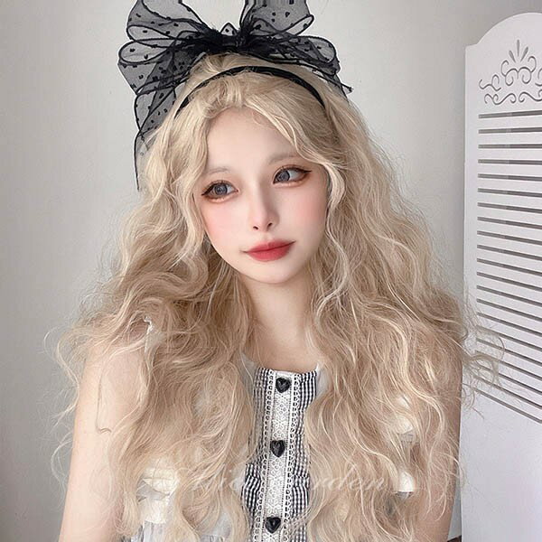 樂天商城 - ウィッグ 小顔効果抜群 lolita ロリータ風 かつら 女性 長髪 ロング 普段使い フルウィッグ キュート 自然 つけ毛 巻き毛 日常 ハロウィン 原宿 レイヤー 可愛い コスチューム 変装 女装 耐熱ウィッグ ゴールド 金髪