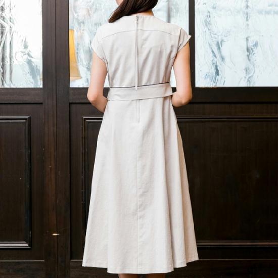 ポンヌフ ワンピース センターフロント フリル リボンベルト配色 パイピング リネンベージュ BA1010 Pont Neuf 大人かわいい服 ミセス レディース キレイメ 30代 40代 50代 60代 大人スタイル 若見え 大人スタイル 服