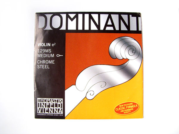 バイオリン弦の代表的ブランド THOMASTIK 「トマスティック」社の「ドミナント」。ドミナントは順応性が高く温かみのある音色でジャンルを問わず多くのプレイヤーに支持されています。 ■主な仕様 クロムスチール 4/4用 ループ・エンドタイプ