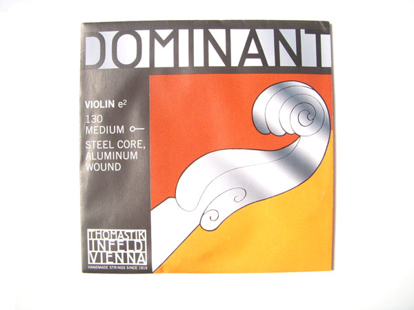 ヴァイオリン弦 ドミナント/Dominant No.130 e2 E線 4/4 商品の説明 商品説明 バイオリン弦の代表的ブランド THOMASTIK 「トマスティック」社の「ドミナント」。 ドミナントは順応性が高く温かみのある音色でジャンルを問わず多くのプレイヤーに支持されています。 　 ■主な仕様 スチール/アルミ巻 4/4 用 ボール・エンドタイプ 画像はサンプルです。G-Store　店長の話 バイオリン弦、各種お取り扱いしております。その他、ケア用品、アクセサリーもございます。 皆様のご希望にお応え出来ますよう出来るだけお安く提供できるようがんばっています！