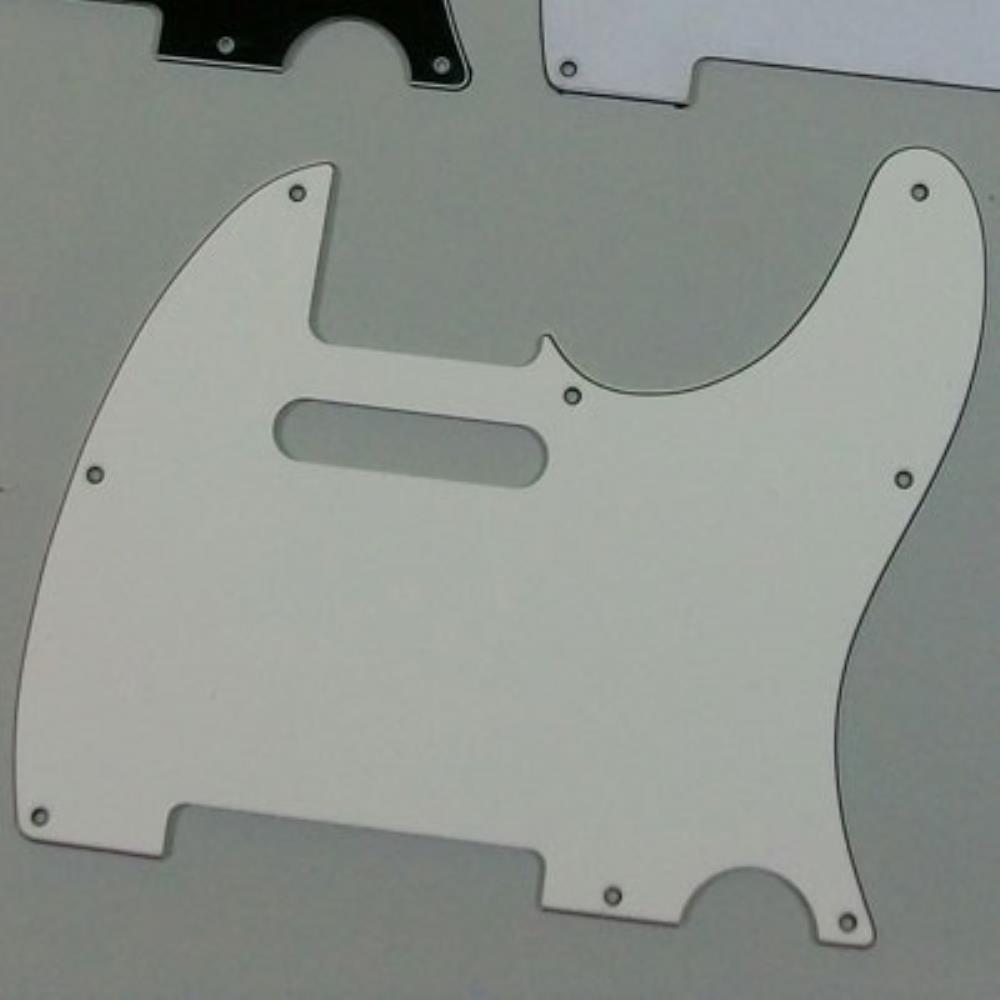 現行Fender U.S.A.に適合するリプレイスメント・ピックガードです。Made in Japan.