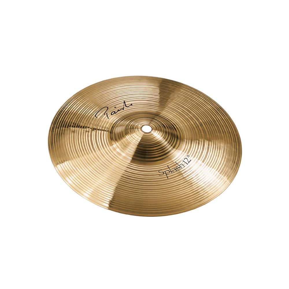 Paiste Signatureシリーズの「Splash（スプラッシュ）」は、 明るくあたたかくクリアーなサウンドと、バランスの取れたミックスが特徴。 スピード感のある爆発的なレスポンスで、強さを求めるスプラッシュ演奏に最適です。 サイズ：12インチ