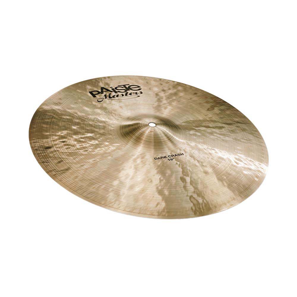 Paiste Masters シリーズ「Dark Crash（ダーク・クラッシュ）」は、 ダークでスモーキー、そしてあたたかいサウンドが特徴。 ワイドレンジで複雑な倍音をもつリッチなサウンドとソフトな感触、素早いレスポンスを備えています。 幅広いアクセントやクラッシュに対応する非常に生き生きとしたクラッシュシンバルで、繊細なライド・パターンにも適しています。 「何でもこなせるシンバルを求めるドラマーには、Dark Crashは最適です。とてもクラッシュしやすく、ライドシンバルとしても、あらゆるライド・パターンをプレイ可能です。」 - Gregory Hutchinson（グレッグ・ハッチンソン） サイズ：19インチ