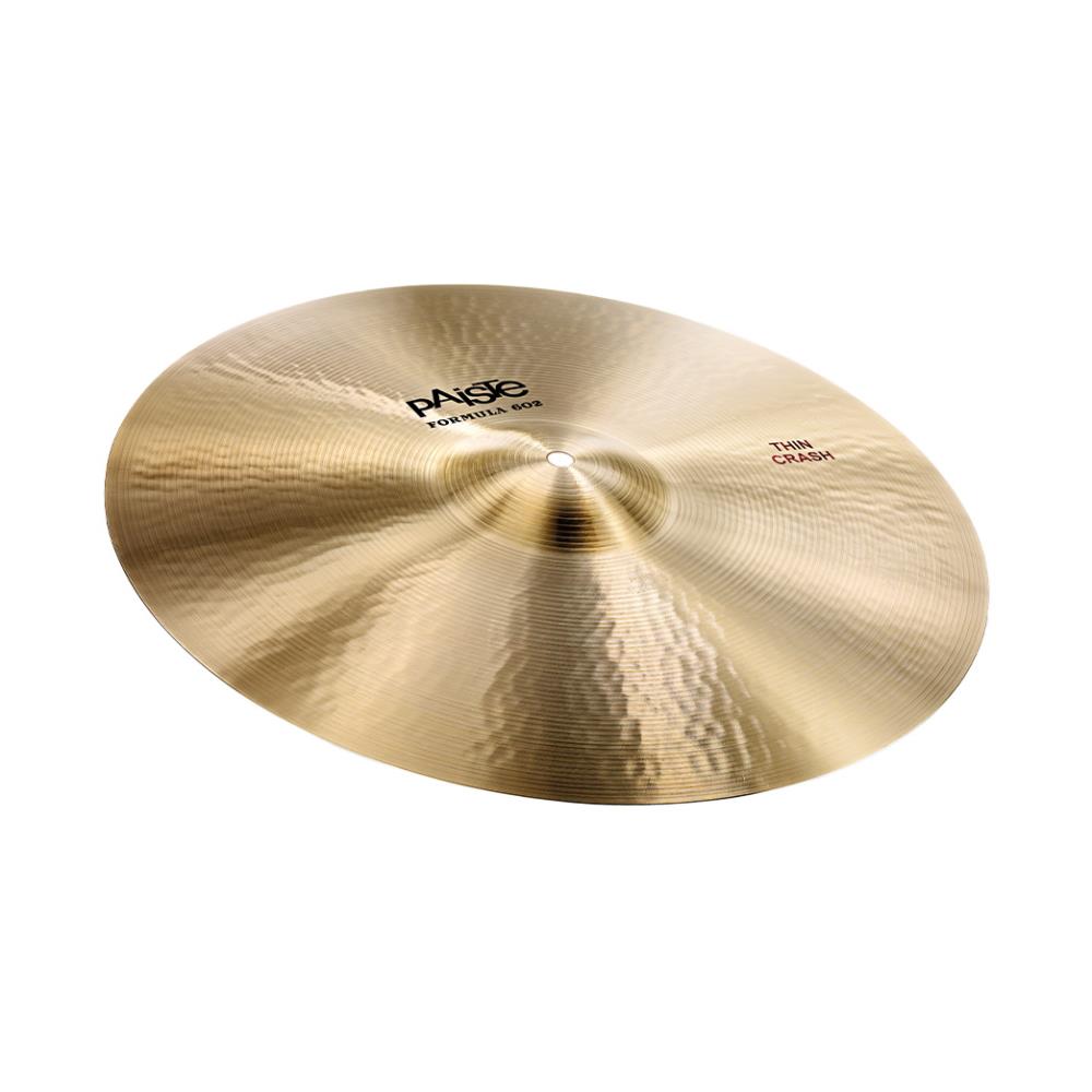 Paiste Formula 602 Classic シリーズ「Thin Crash（シン クラッシュ）」は、透明感のある、きらめくようなサウンドが特徴。 軽快なクラッシュサウンドが魅力で多くの音楽ジャンルの演奏スタイルに適した、レトロなサウンド・キャラクターをもっています。 サイズ：18インチ