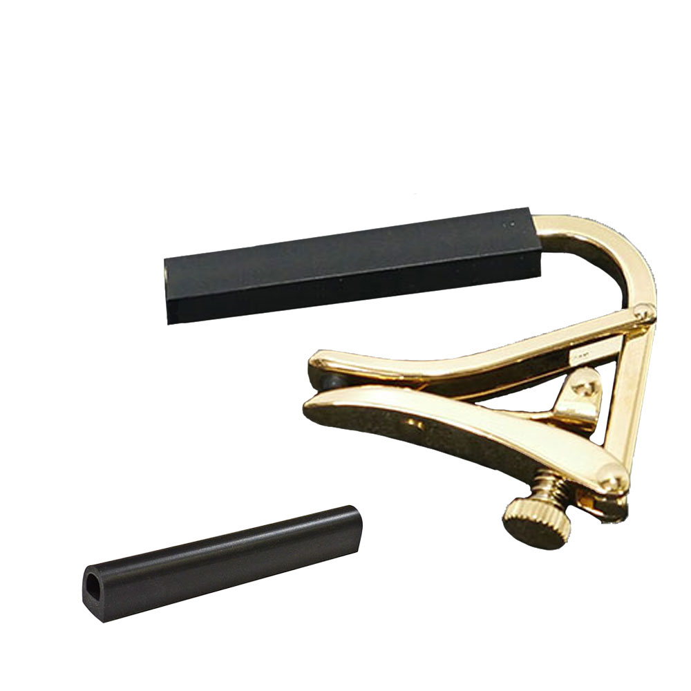 ゴールドのような輝きを放つ、ハイテックチタン仕上げの「 CAPO ROYALE」シリーズ。 耐久性に劣るゴールドメッキの難点を克服し、美しさと共に長年にわたり愛用していただける耐久性を併せ持つハイテックチタン仕上げ。金色の輝きを再現したゴールドと、柔らかくピンク色がかったローズゴールドの2色のバリエーションです。 クラシックギターなどの指板がフラットで幅の有るギター向け。 (約) 54mm (約) 53g [スリーブ(ブラック)] 長さ2.25"'(約57mm)はクラシックギター用/12弦用の長さに対応、カットして長さを調整することで多くのモデルに使用できます。 R-1replacement sleeve ■ラバー幅：57mm