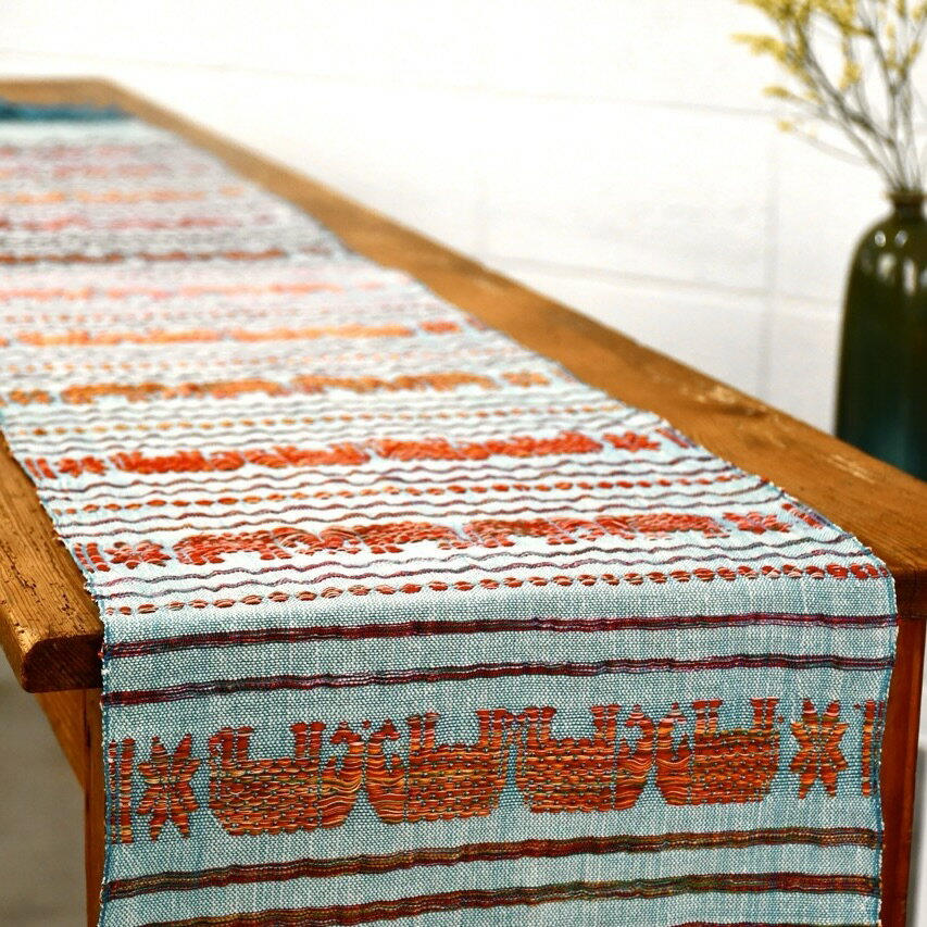 テーブルランナー アジアン ストール 手織りソファー掛け ホームデコレーション テーブルデコ 個性的 手作り モダン インテリア 空間デザイン 装飾 おしゃれ ...