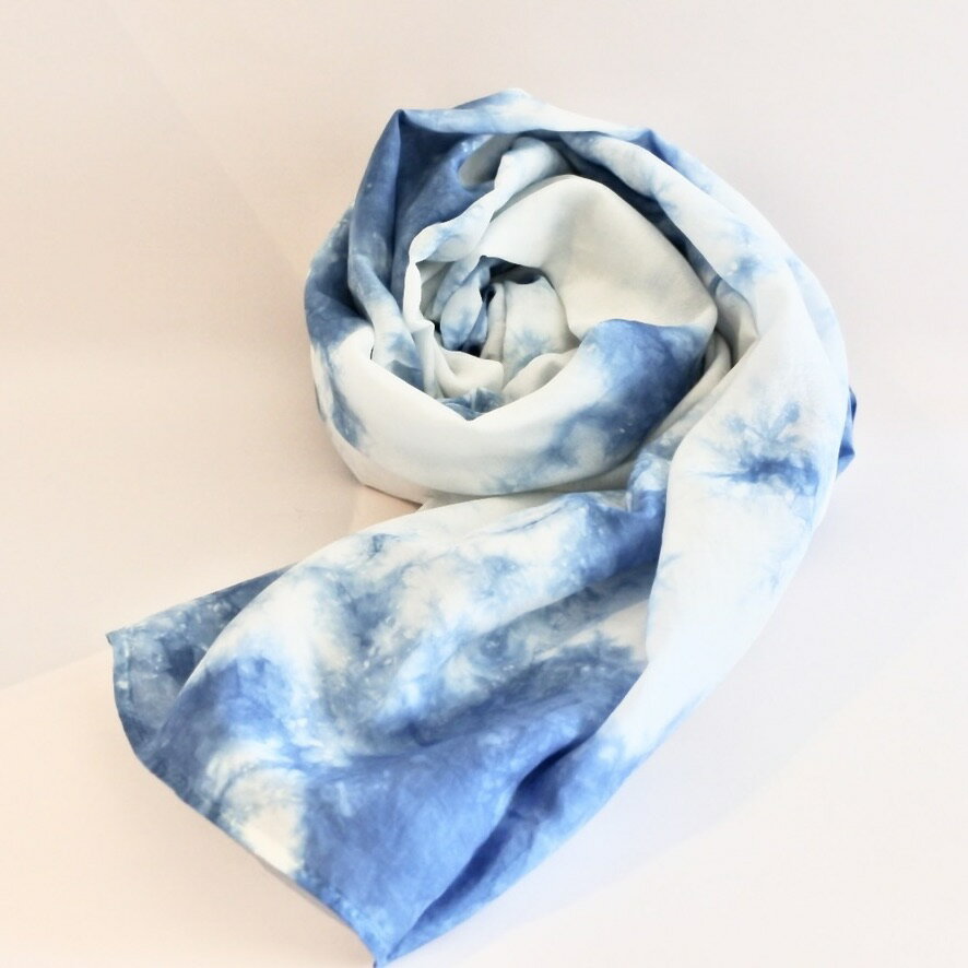 ストール 春夏 大判 薄手 スカイブルー&ホワイト ホームデコレーション 染物 手染め 個性的 モダン インテリア 空間デザイン 装飾品 おしゃれ ユニーク 希...