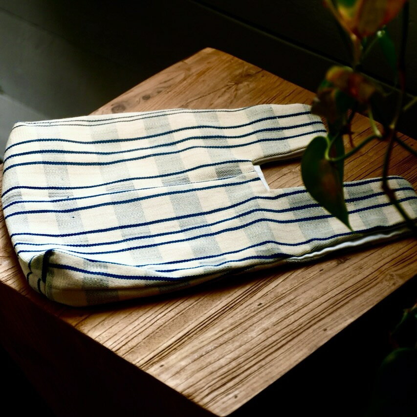 カバン レディース 夏 軽い 小さめ コットン 手染め手作り 一点物 ブルー ホワイト 手持ち バッグ 鞄 おしゃれ 個性的 ユニーク 希少性 ペー族 伝統技法...