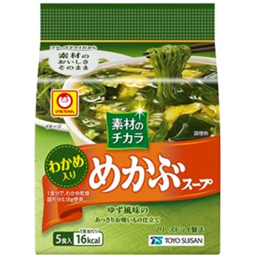 商品情報 商品の説明 商品の説明JANコード：4901990623070原材料・成分液全卵、デキストリン、食塩、魚介エキス、醤油、発酵調味料、こんぶエキス、具(めかぶ(中国産)、わかめ、ゆず、ごま、ねぎ)/調味料(アミノ酸等)、加工でん粉、増粘多糖類、酸化防止剤(ビタミンE)、カロチン色素、(一部に小麦・卵・ごま・大豆を含む) 主な仕様 素材のチカラ めかぶスープ 歯応えの良いめかぶとわかめ入り、ゆず風味を利かせた、鰹と昆布だしのお吸い物仕立てスープ。 内容量23.5g(4.7g×5食)