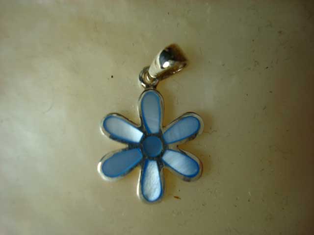 シルバー925xシェル [全5種]ペンダントトップ(ペンダントヘッド)[花]【シルバーアクセ・シルバージュエ..