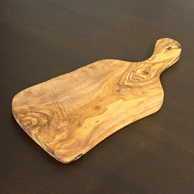 オリーブ カッティングボード olive cutting board オリーブ まな板 持ち手付 オリーブの木 木製まな板 エシカル 手作り 木目 おしゃれ かわいい ウッドプレート 木製プレート 木のプレート チーズボード カフェ風 ナチュラル キッチン雑貨 オリーブ食器 olivewood 天然素材