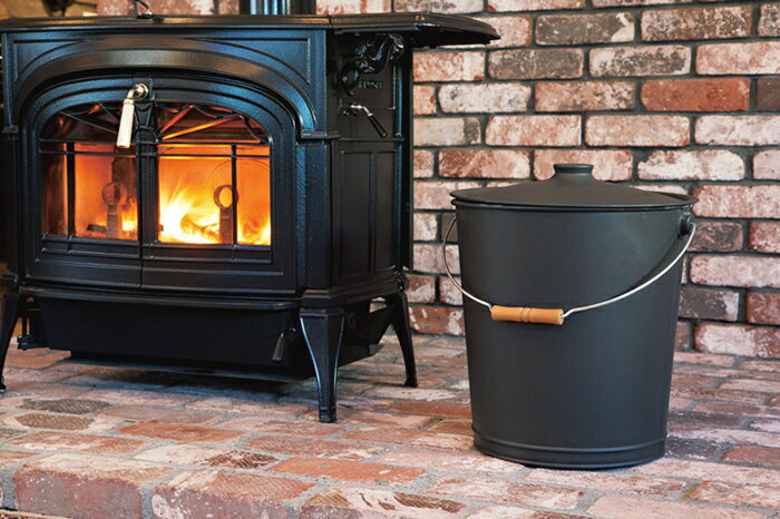 [2月末~3月入荷予定]アラスメタル アッシュコンテナ（大）　品番: AM102524　Big Ash container aras metal社　ファイヤーサイド　fireside 灰取り　薪ストーブ　灰　薪保管　ハンドル　バケツ　ファイヤーサイド正規特約店