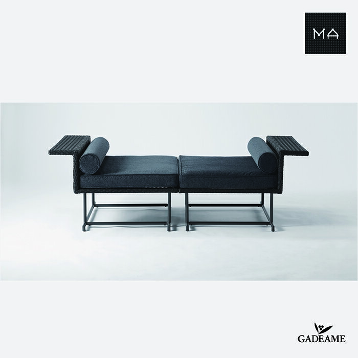 商品名MA-SOFA SINGLE〈MA－ソファ・シングル〉2脚 （660-154）×2サイズW920×D810×H570×SH410mm（手掛けH520mm）材質スチール、人工ラタン（ポリエチレン） （クッションカバー材）ポリエステル （クッション中身）ポリウレタンフォーム・ポリエステル綿 ※組立必要商品耐荷重90kgf特徴籠目をモチーフに編み上げた人工ラタンのソファシリーズ。 向かい合わせに2つ合わせれば、ベンチソファとしても使うことができ、 組み合わせ自由なモジュールソファです。 付属のクッションは、背もたれだけでなく肘掛けとしても使用可能。注意事項この商品は家庭用です。業務用としてご利用いただく場合の補償はありません。 炎天下でのご使用は、製品が熱くなる場合があります。長時間の直射日光や熱は避けてください。屋外に出しっ放しはしないで、使用後は出来るだけ屋内で管理してください。変色及びサビなどの原因となります。納期に関してこちらの商品はメーカー取り寄せ品の為、在庫・納期に関してはメーカーに確認してからのご連絡となります。メーカー側の在庫状況によりご用意できない場合がございますので、予めご了承ください。間と余白のあるアウトドアファニチャー」がコンセプトMA-ソファシングルを2セットにしました。　向かい合わせることでベンチソファとしても使うことができます！単独での仕様。 付属のクッションは、背もたれだけでなく肘掛けとしても使用可能。籠目をモチーフに編み上げた人工ラタン！本製品は簡単な組立式になります。 関連商品はこちらガーデンファニチャー　MA-SOFA DOUBLE ...109,000円ガーデンファニチャー　MA-LOW TABLE〈M...54,000円ガーデンファニチャー MA-BED〈MA−ベッ...50,000円