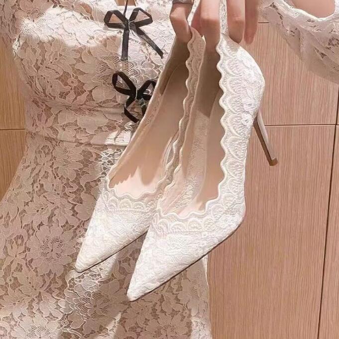 Rakuten - 走れるパンプス　総レースパンプス　オフィス　通勤 パンプス　ポインテッドトゥ　フォーマル　ポインテッドトゥ　とんがり 走れる　就活 結婚式 パンプス お呼ばれ 謝恩会 入学式 卒業式 パーティー