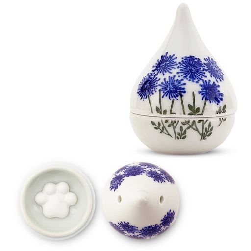 サイズ:約Φ5.5x8cm、容量:約10ml、本体重量:約110g、素材:磁器 内容:アロマディフューザー1個、付属:肉球型の素焼きアロマストーン5個、※アロマオイルは付属されていません。 アロマをお洒落に気軽に楽しめる小ぶりで可愛らしい磁器製自然気化式アロマディフューザー 波佐見焼デザインでインテリアとしてお部屋はもちろんデスクや玄関、トイレに置いても素敵に演出又、職人が一つ一つ手作業で仕上げるため画像と多少異なる場合があります。 内部に設置する肉球型の素焼きアロマストーンも可愛く癒してくれます。
