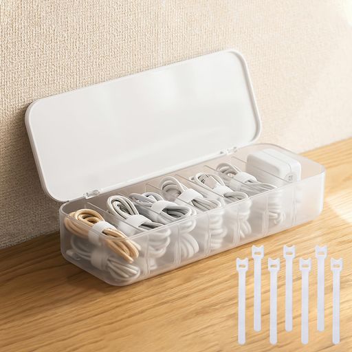 【絡まるコード・充電器をスッキリ収納】充電器や電源ケーブルはコードが絡まりやすく、収納方法に悩むことも。使いたい時にスッと取り出せないなどストレスを感じることも多いですよね。そんな悩みを解決してくれるおすすめのFRETONBA ケーブルボックスをご紹介します! 【丈夫】ケーブル収納ケースは上質なABS+PP素材で作られており、耐久性に優れています。机の上のすべての小物を整理することができて、スペースを節約して、机の上と引き出しをきれいに保ちます。 【仕切りデザイン】仕切り板は取り外すことができるので、収納したい物の大きさに合わせて変えることができます。取り外し可能な仕切りと透明なデザインは空間をきれいに整理するのに役立ちます。コードが絡まりにくく、使いたい時にすぐに取り出すことができます。 【配線整理】収納ボックスサイズ: 26 x 9 x 5 cm、7つの仕分け、7つのケーブルタイ付属で、散らかす電源タップやケーブルを分けて整理できるケーブルボックスです。様々なイヤホンライン、usbデータ線、ケーブルをきちんと収納整理し、様々なケーブルを絡まずにきれいに保ちます。